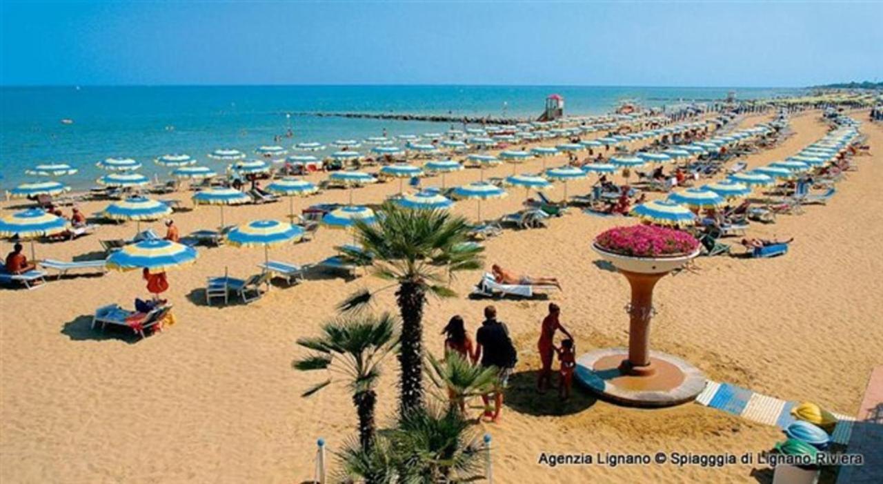 Lignano Nette Wohnung Naehe Am Meer Lignano Sabbiadoro Exterior foto